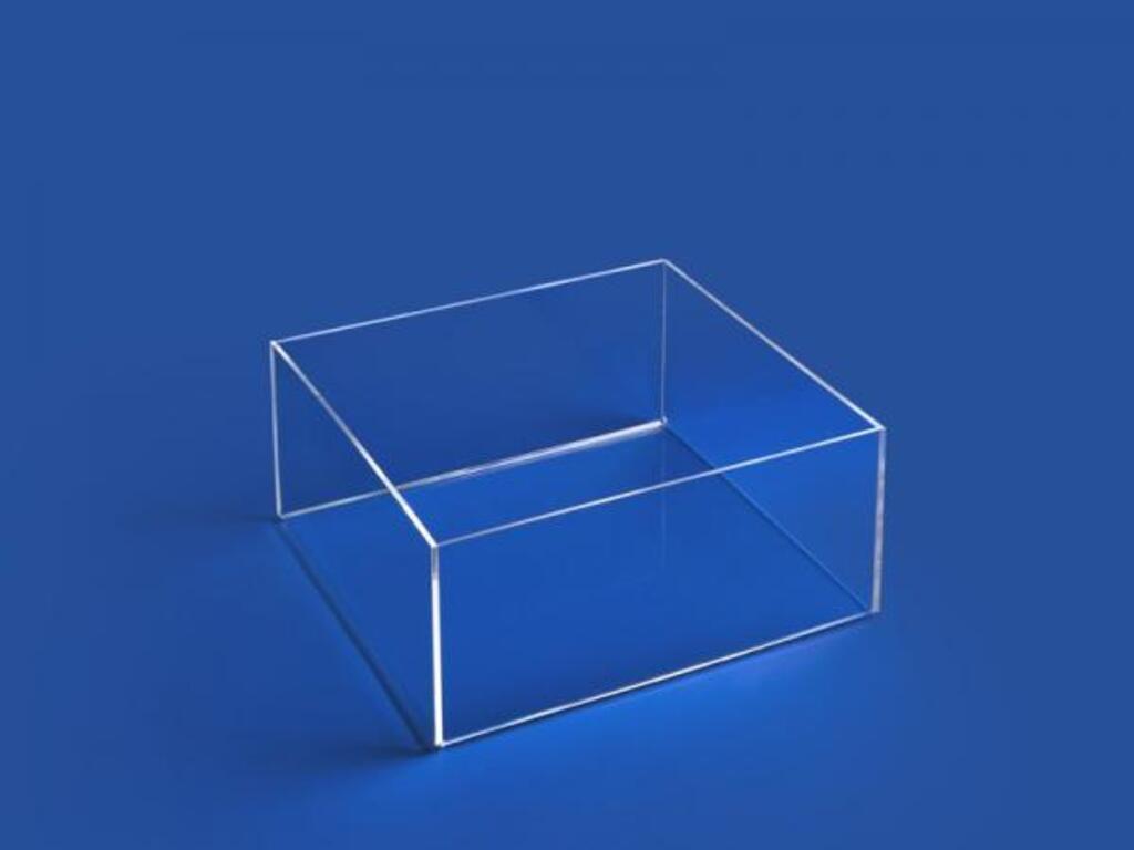 Плексигласова кутия 240 х 220 х 100 мм [1]